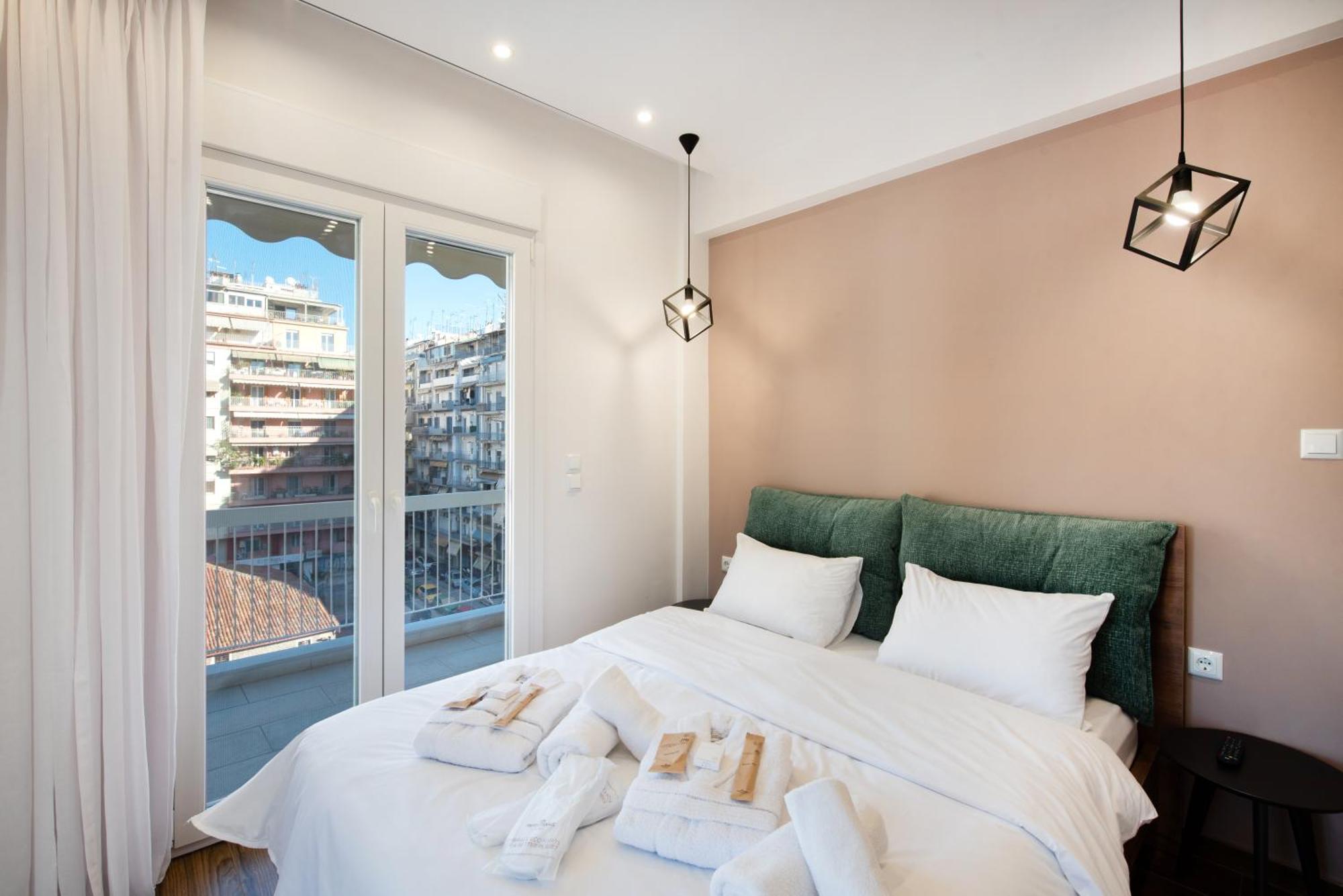Tinker Bell By Halu! : Colorful Family Appartement